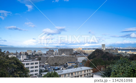 青空琵琶湖と街並み 青空琵琶湖と街並み 134261098