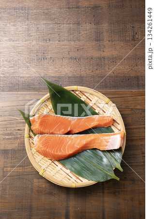 鮭の切身 134261449