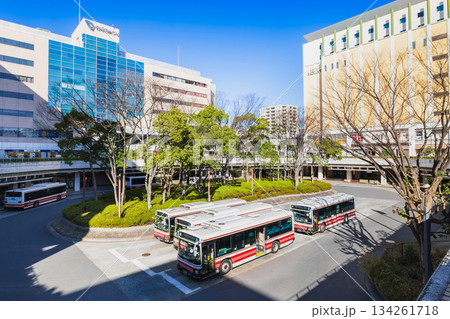 川崎市　新百合ヶ丘駅南口　バスターミナル 134261718