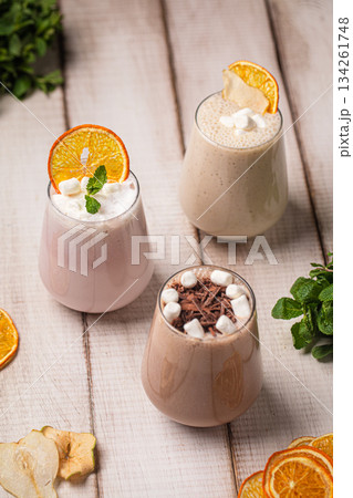 Creamy chocolate drinks with marshmallows Creamy chocolate drinks with marshmallows 134261748
