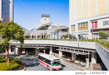 川崎市　新百合ヶ丘駅南口 134261753