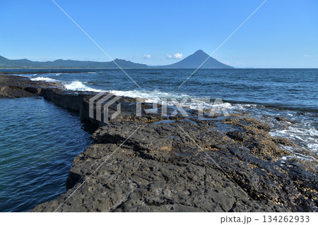 番所鼻自然公園より開聞岳を望む　 134262933