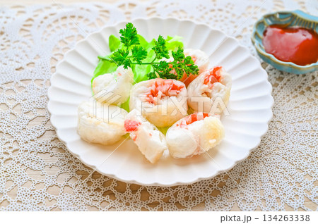 はんぺんカニカマのライスペーパー巻き 134263338