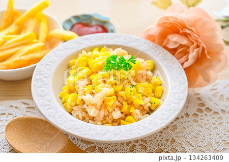 コーンたくさん炊き込みご飯 コーンたくさん炊き込みご飯 134263409