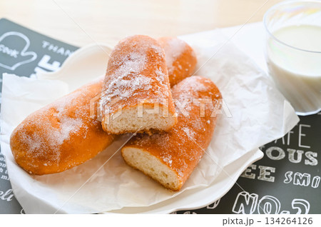 懐かしい揚げパン 134264126