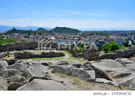 ブルガリア、プロヴディフ、ネベット・テペの遺跡、トラキア人の要塞跡、ユースヒル遠望 134264232