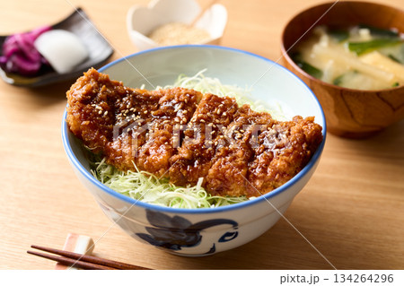 ソースカツ丼 134264296