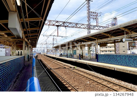 南海電車 南海本線 粉浜駅のホームの風景　大阪市住吉区 134267948
