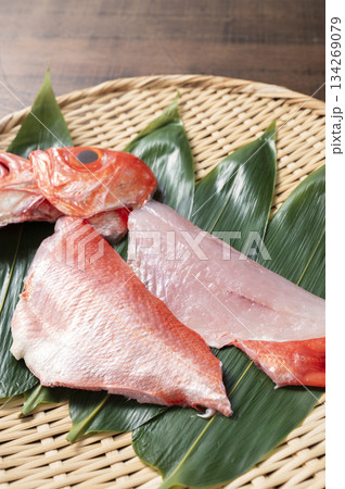 金目鯛の切り身 134269079