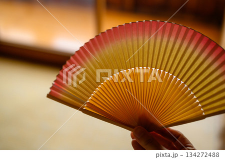 和風 扇子 室内 134272488
