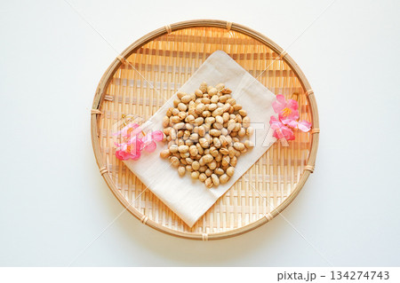節分の豆　炒り大豆　俯瞰図	 134274743