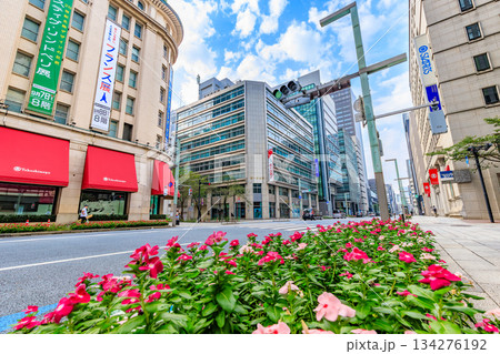 東京　中央区　日本橋の都市風景　日本橋二丁目交差点付近 134276192