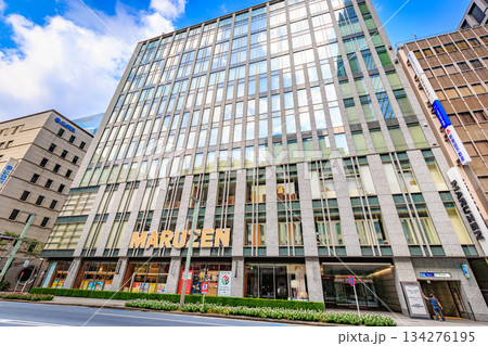 東京　中央区　日本橋の都市風景　日本橋二丁目交差点付近 134276195