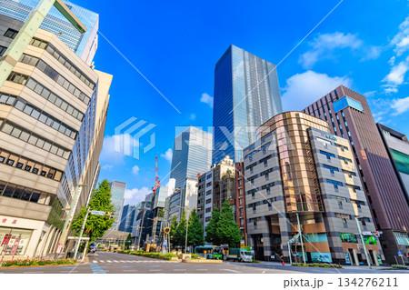 東京　中央区　日本橋の都市風景　日本橋三丁目交差点付近 134276211