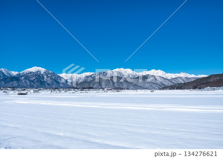 大町市から北アルプスの眺め（冬） 134276621