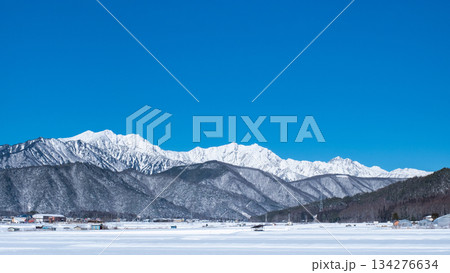 大町市から北アルプスの眺め（冬） 134276634