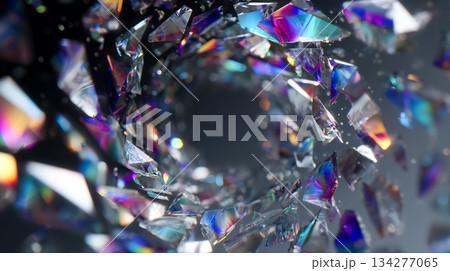 乱反射してきらめく鏡の破片の渦 134277065