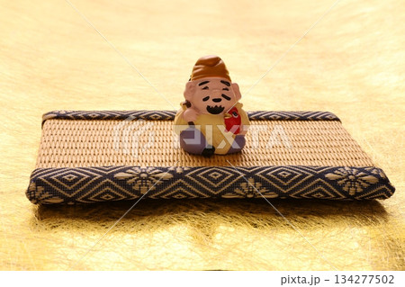 お正月の縁起物 134277502