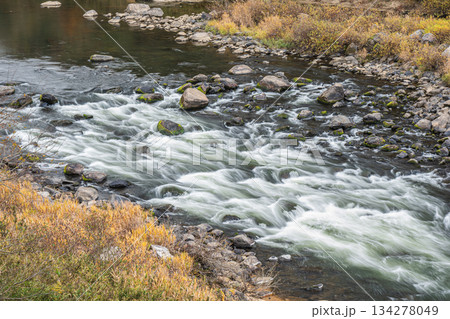 初冬の木津川風景　京都府笠置町 134278049