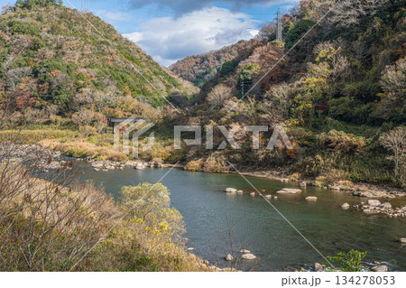 初冬の木津川風景　京都府笠置町 134278053