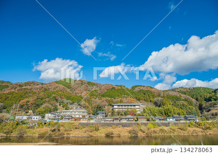 初冬の木津川風景　京都府笠置町 134278063