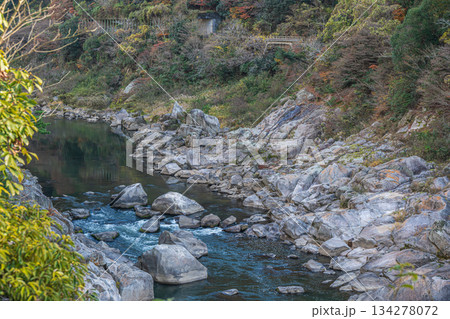 初冬の木津川風景　京都府笠置町 134278072