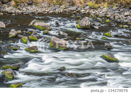 初冬の木津川風景　京都府笠置町 134278078