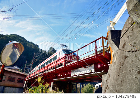 南海高野線・高野下駅近く(特急・こうや)　【和歌山県九度山町】 134278488