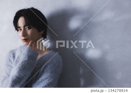 若い男性のポートレート　　 134278914