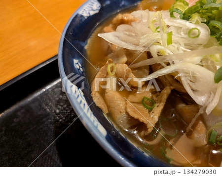 肉たっぷりの肉うどん 134279030