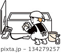 風呂掃除をする男性 134279257