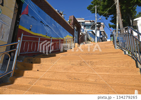 【韓国/麗水市】姑蘇洞1004壁画村の風景 134279265