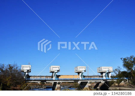 元荒川の末田須賀堰ダム_02 134280186