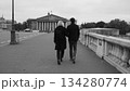 カップルのモノクロ写真 134280774