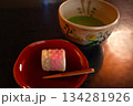 抹茶と和菓子で楽しむ日本の伝統文化 134281926