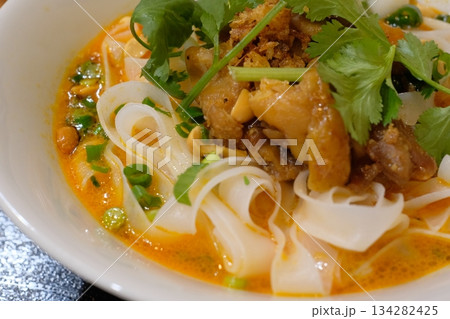 鶏肉のミークアン 134282425