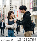 街中でブチ切れる彼女！彼氏なにした？ 134282799
