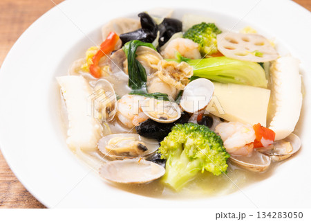 おいしい中華料理、野菜海鮮塩炒め おいしい中華料理、野菜海鮮塩炒め 134283050