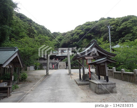 徳島県鳴門市北灘町粟田にある神社で、古くから目の神さまとして信仰されている神社である葛城神社 徳島県鳴門市北灘町粟田にある神社で、古くから目の神さまとして信仰されている神社である葛城神社 134283835