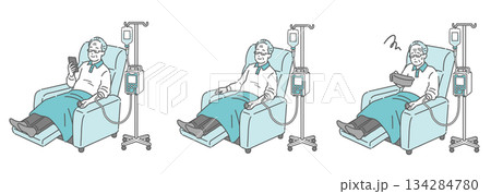リクライニングで点滴を受ける高齢男性の3点セット（スマホ・睡眠・吐き気） 134284780
