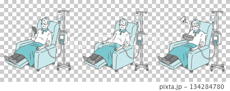 リクライニングで点滴を受ける高齢男性の3点セット（スマホ・睡眠・吐き気） 134284780