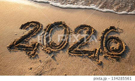 砂浜に書かれた文字 134285561