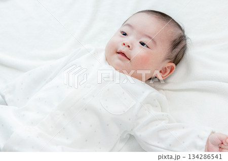 赤ちゃん　 134286541