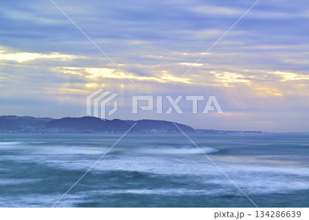 七里ヶ浜海岸から相模湾 長秒露光 背景素材 七里ヶ浜海岸から相模湾 長秒露光 背景素材 134286639