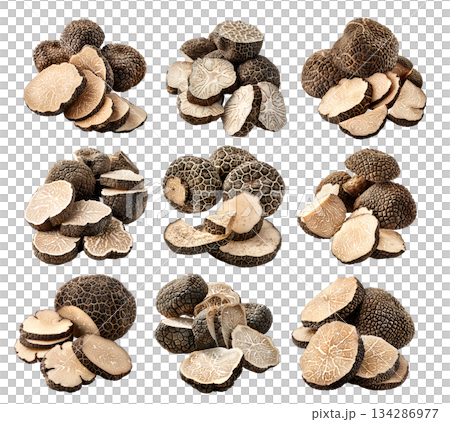 Set of summer truffles Scorzone isolated on white transparent background, great for culinary and gourmet themes Set of summer truffles Scorzone isolated on white transparent background, great for culinary and gourmet themes 134286977
