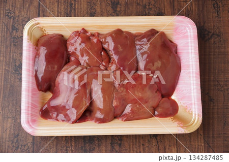 鶏肉の生レバー 134287485