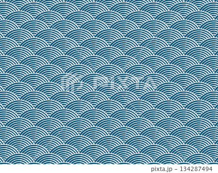 藍色の青海波のパターン 134287494