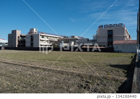 松原市にある吉村病院と周辺の風景 病院全景 松原市にある吉村病院と周辺の風景 病院全景 134288440