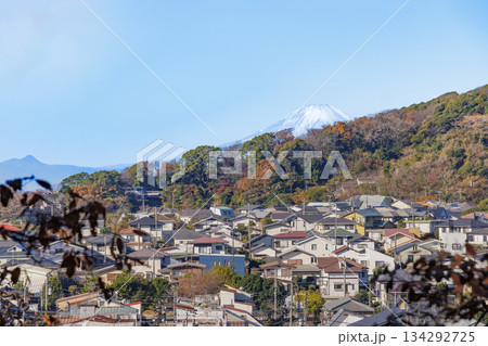 富士山と街並み 富士山と街並み 134292725