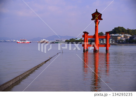 安芸の宮島・厳島神社大鳥居 134293235